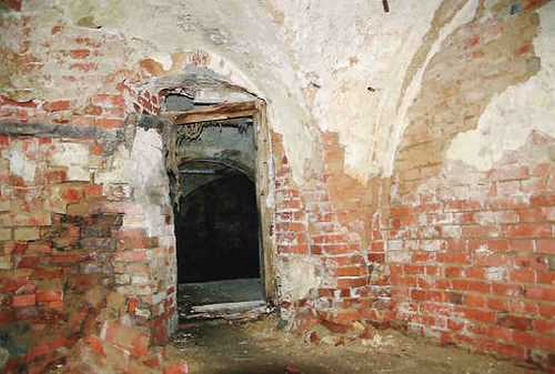 Ruines des caves du Château Teutonique de Jegławki (Jäglack)