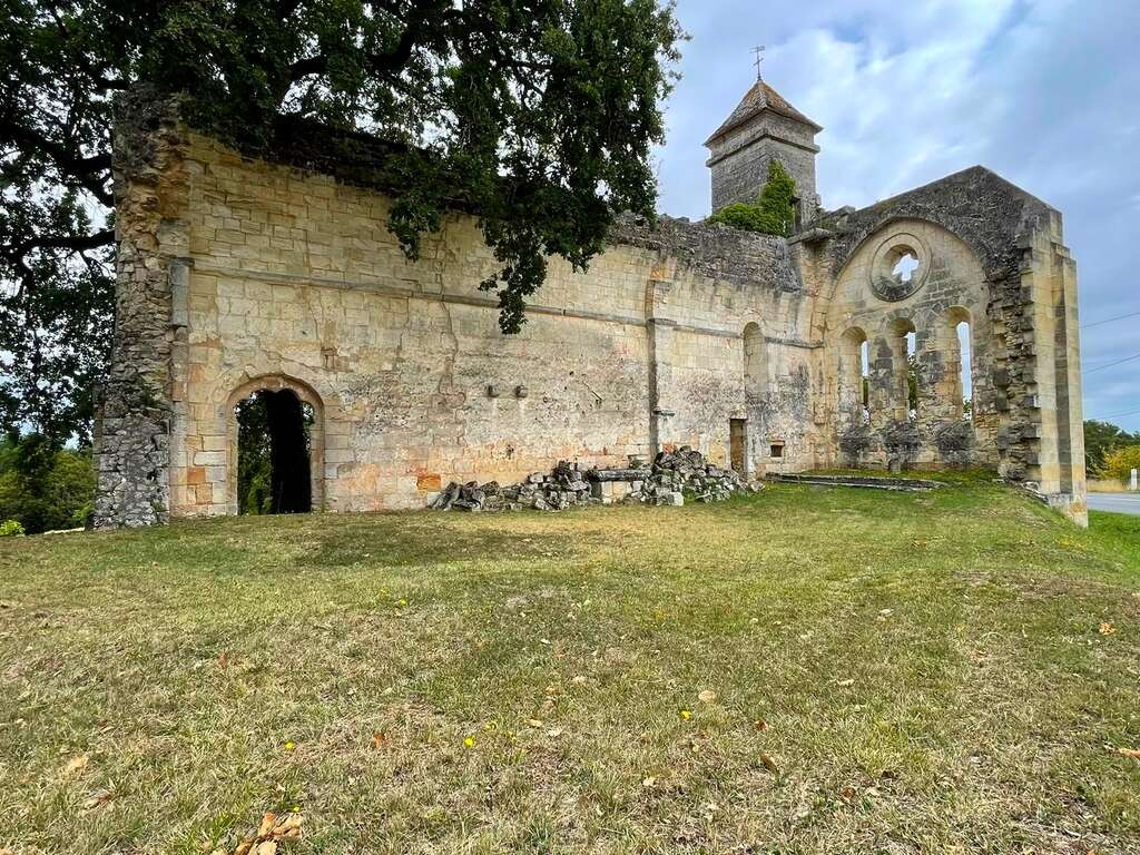 Les ruines de la chapelle de Montarouch