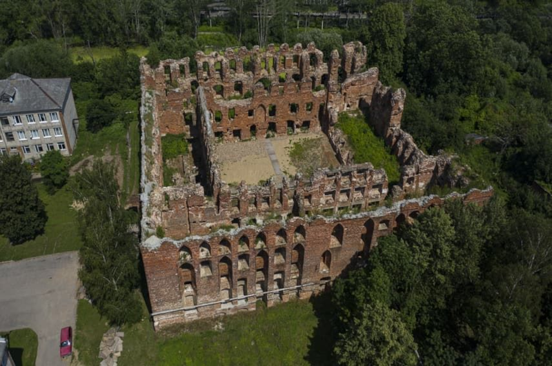 Les ruines du Château Teutonique de Ragnit (Ragneta - Neman)